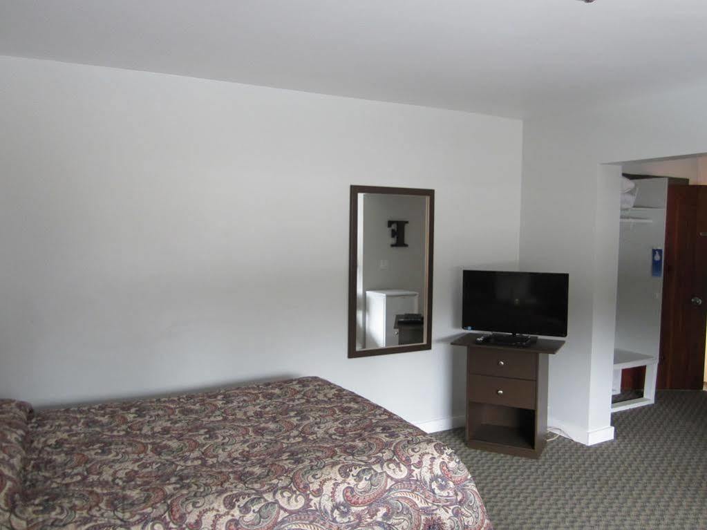 Bell Mountain Motel Mcbride 外观 照片